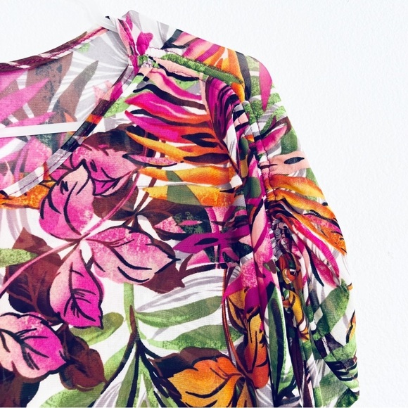 Cha Cha Vente size M tropical print high low cover up top - Picture 3 of 4